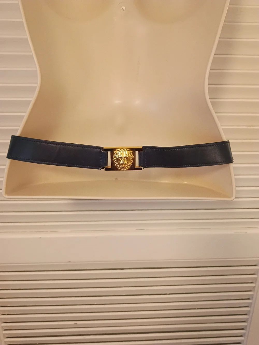 Black Leather Women's Belt with Gold Lion Buckle - Picture 6 of 8